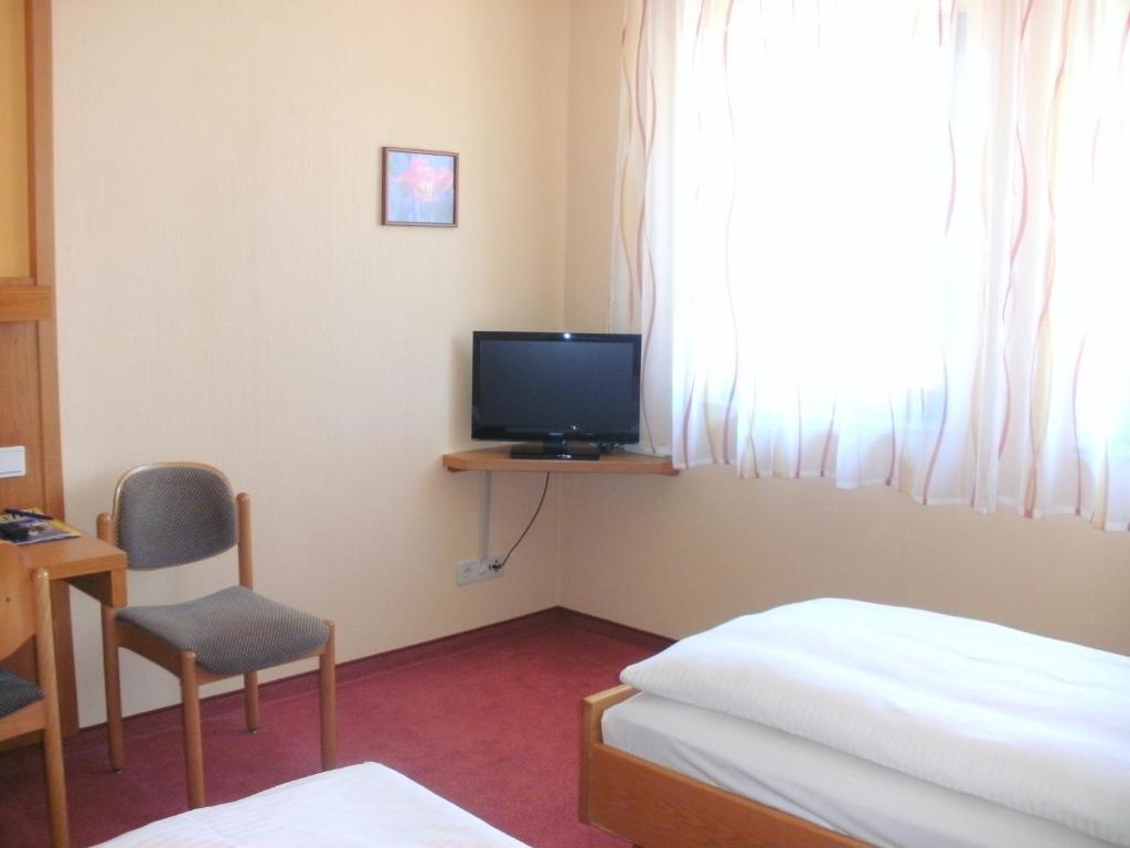 Cadolzburg Gasthof Landhotel Gruner Baum الغرفة الصورة