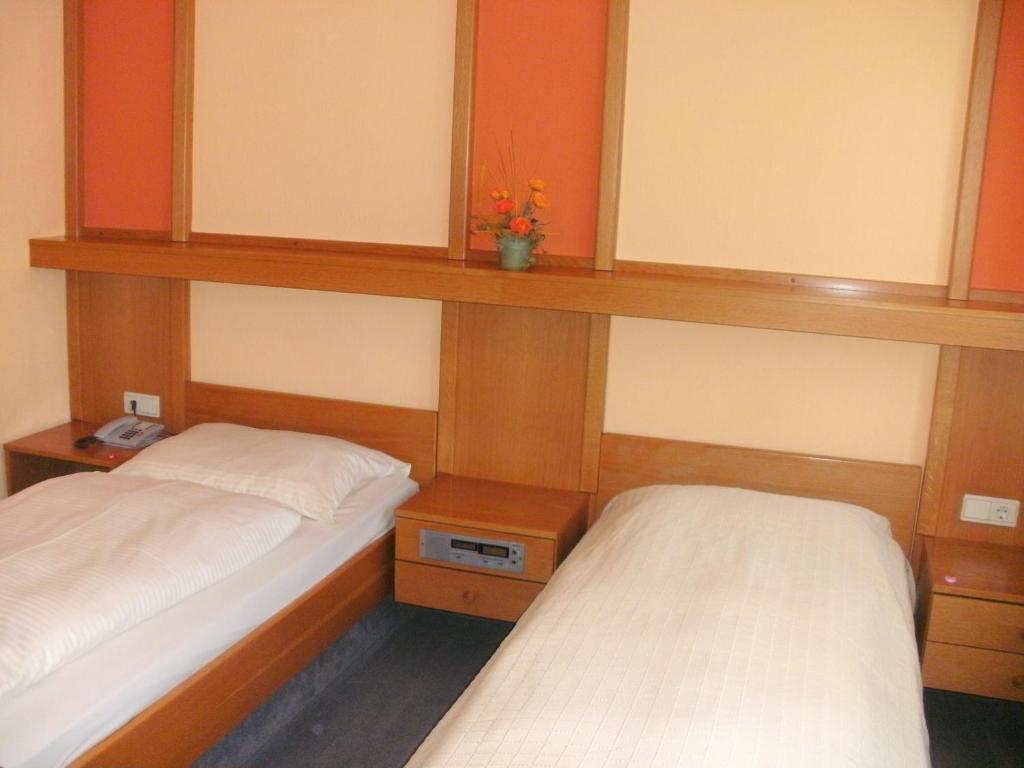 Cadolzburg Gasthof Landhotel Gruner Baum الغرفة الصورة