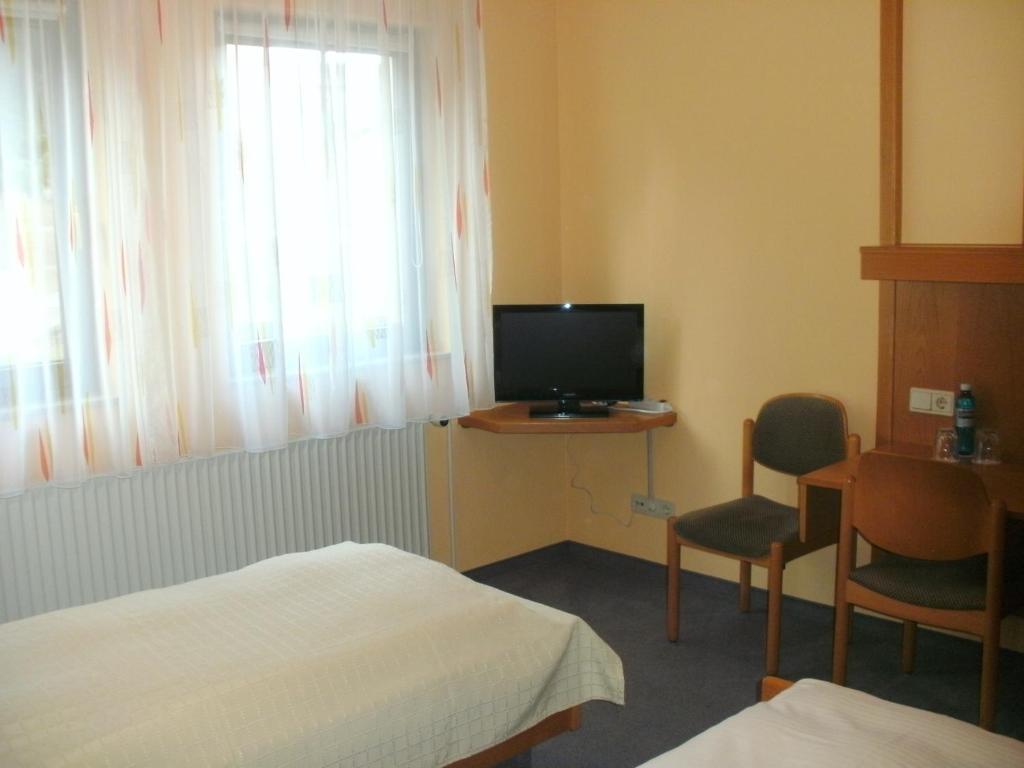 Cadolzburg Gasthof Landhotel Gruner Baum الغرفة الصورة