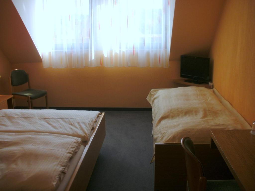 Cadolzburg Gasthof Landhotel Gruner Baum الغرفة الصورة