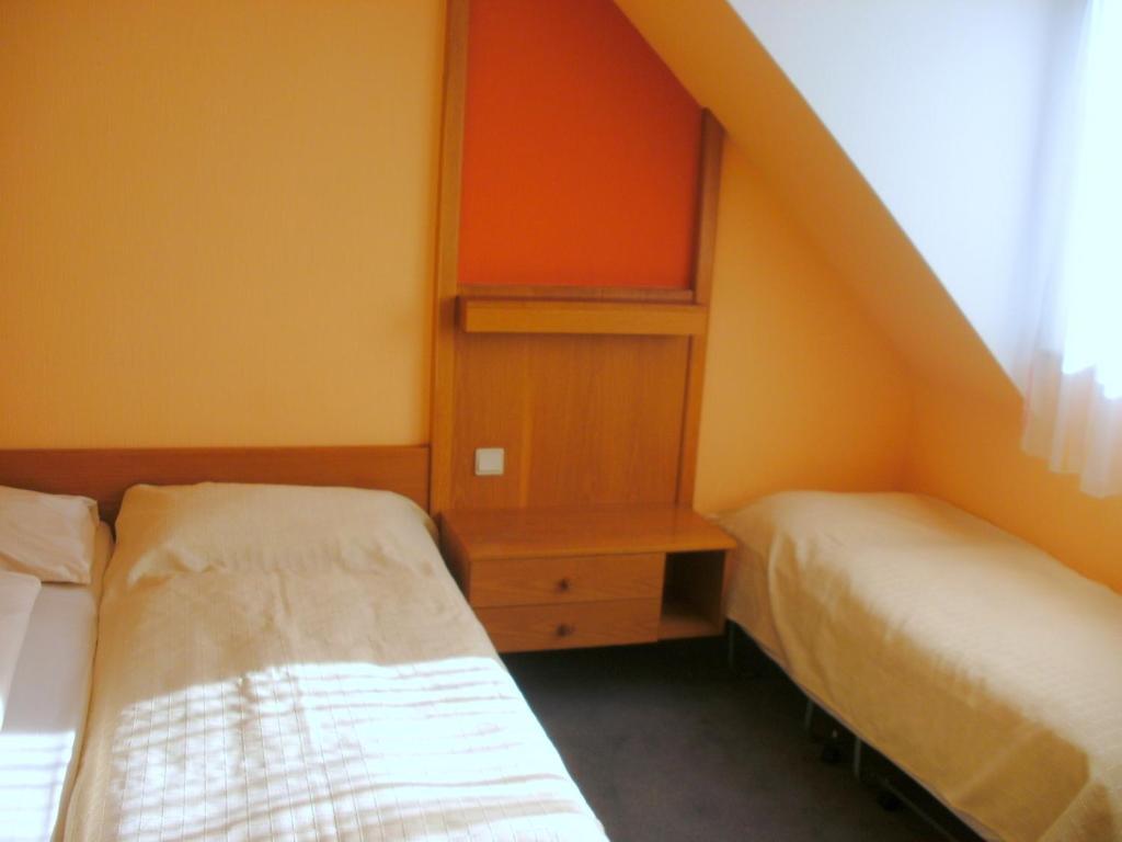 Cadolzburg Gasthof Landhotel Gruner Baum الغرفة الصورة