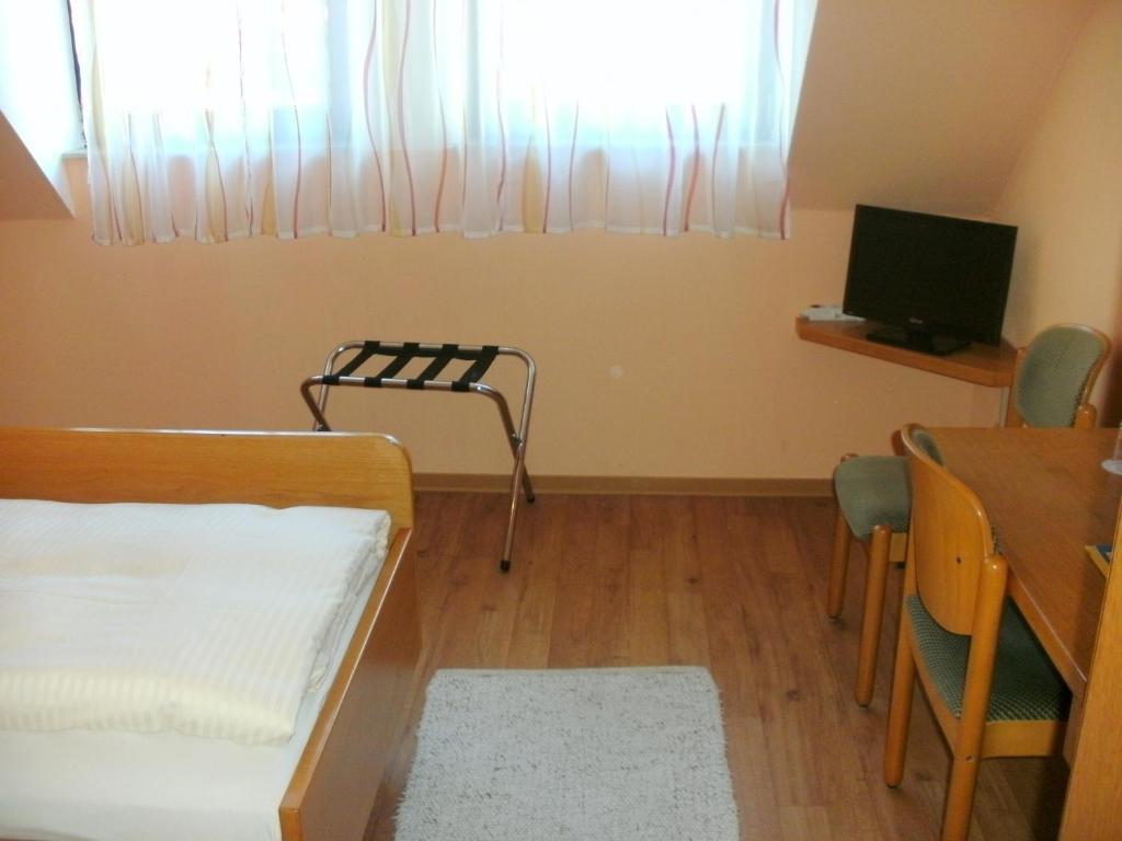 Cadolzburg Gasthof Landhotel Gruner Baum الغرفة الصورة
