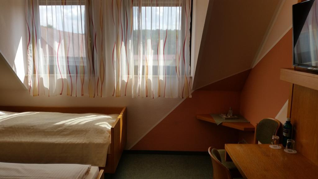 Cadolzburg Gasthof Landhotel Gruner Baum المظهر الخارجي الصورة