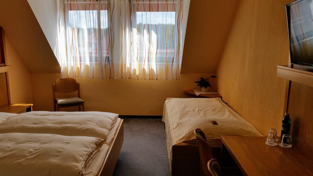 Cadolzburg Gasthof Landhotel Gruner Baum المظهر الخارجي الصورة