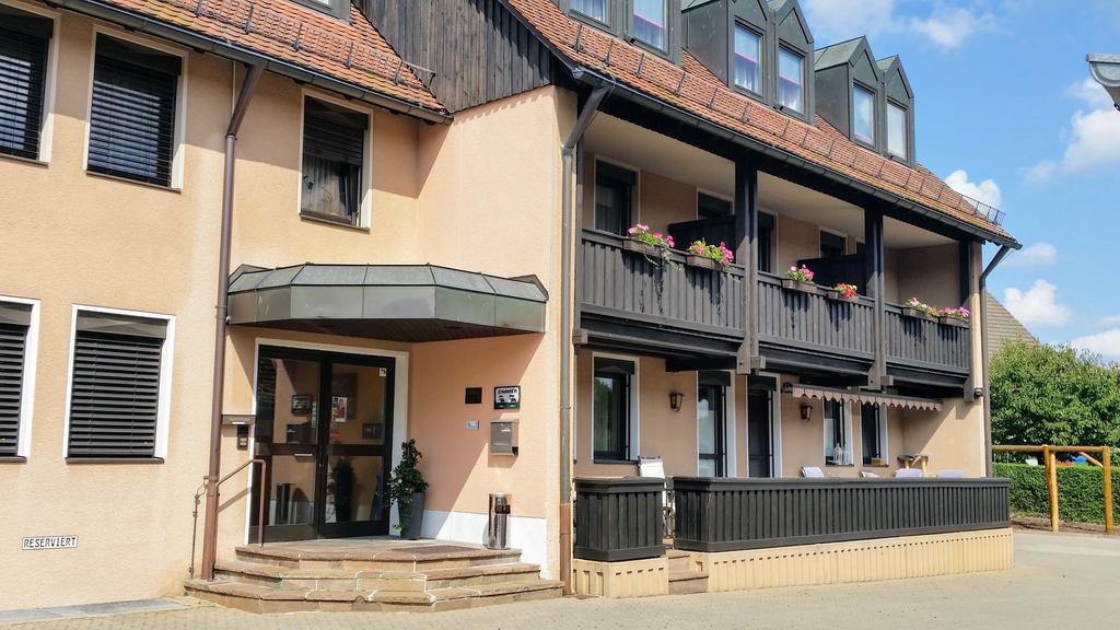 Cadolzburg Gasthof Landhotel Gruner Baum المظهر الخارجي الصورة