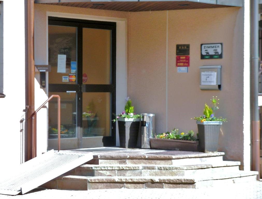 Cadolzburg Gasthof Landhotel Gruner Baum المظهر الخارجي الصورة