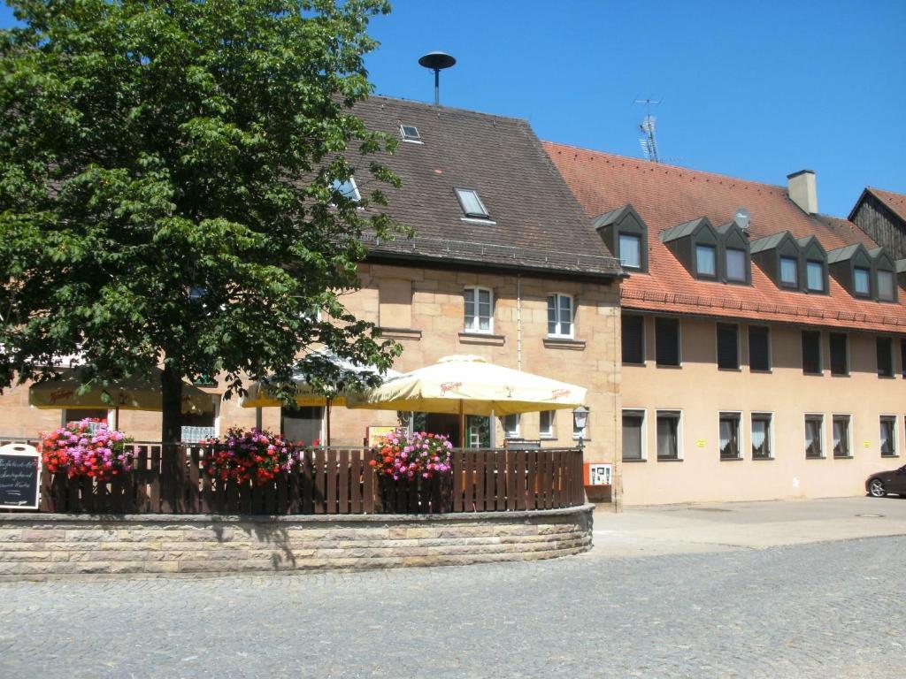 Cadolzburg Gasthof Landhotel Gruner Baum المظهر الخارجي الصورة