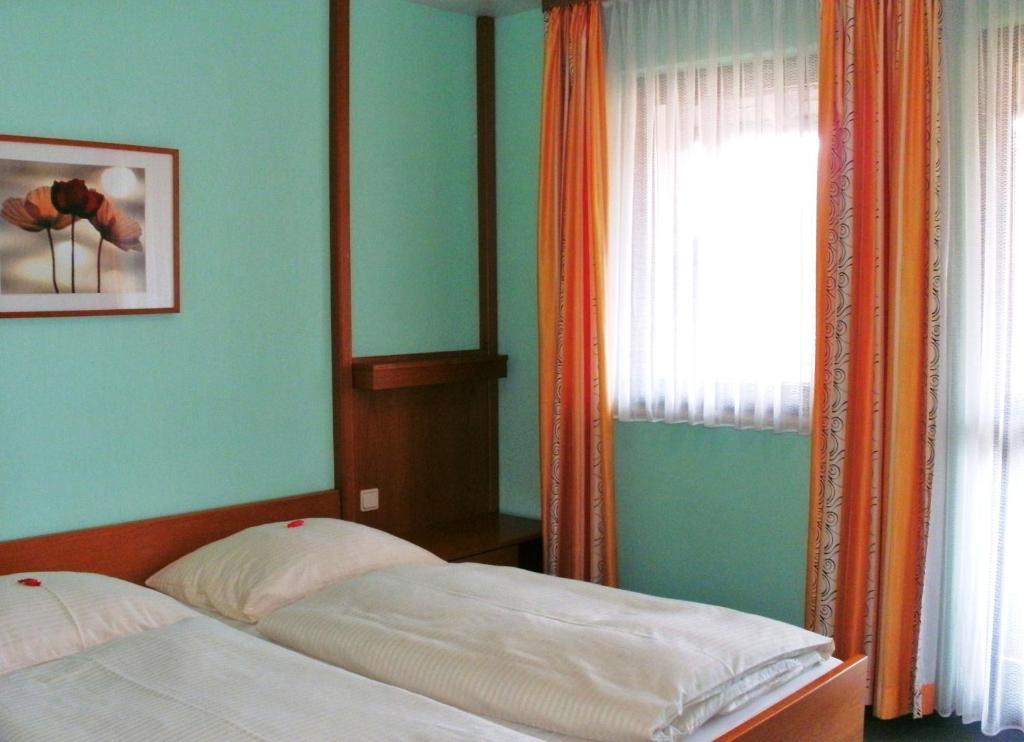Cadolzburg Gasthof Landhotel Gruner Baum المظهر الخارجي الصورة