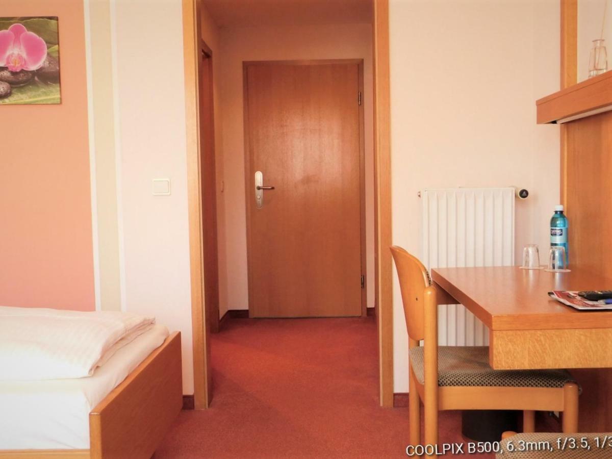 Cadolzburg Gasthof Landhotel Gruner Baum المظهر الخارجي الصورة