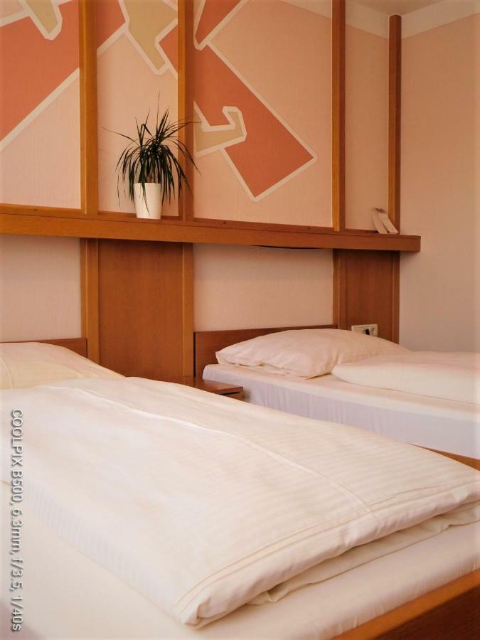 Cadolzburg Gasthof Landhotel Gruner Baum المظهر الخارجي الصورة