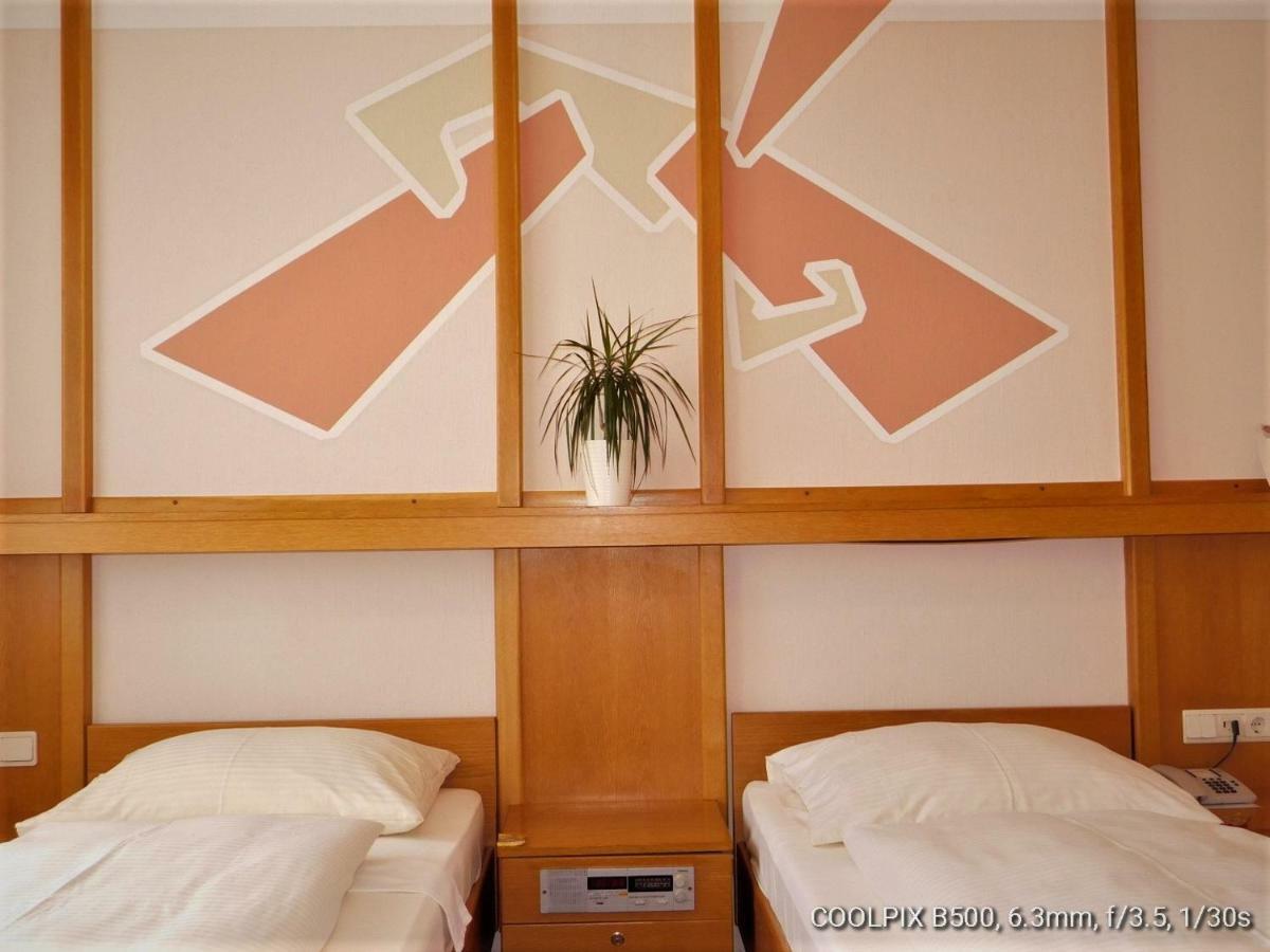 Cadolzburg Gasthof Landhotel Gruner Baum المظهر الخارجي الصورة