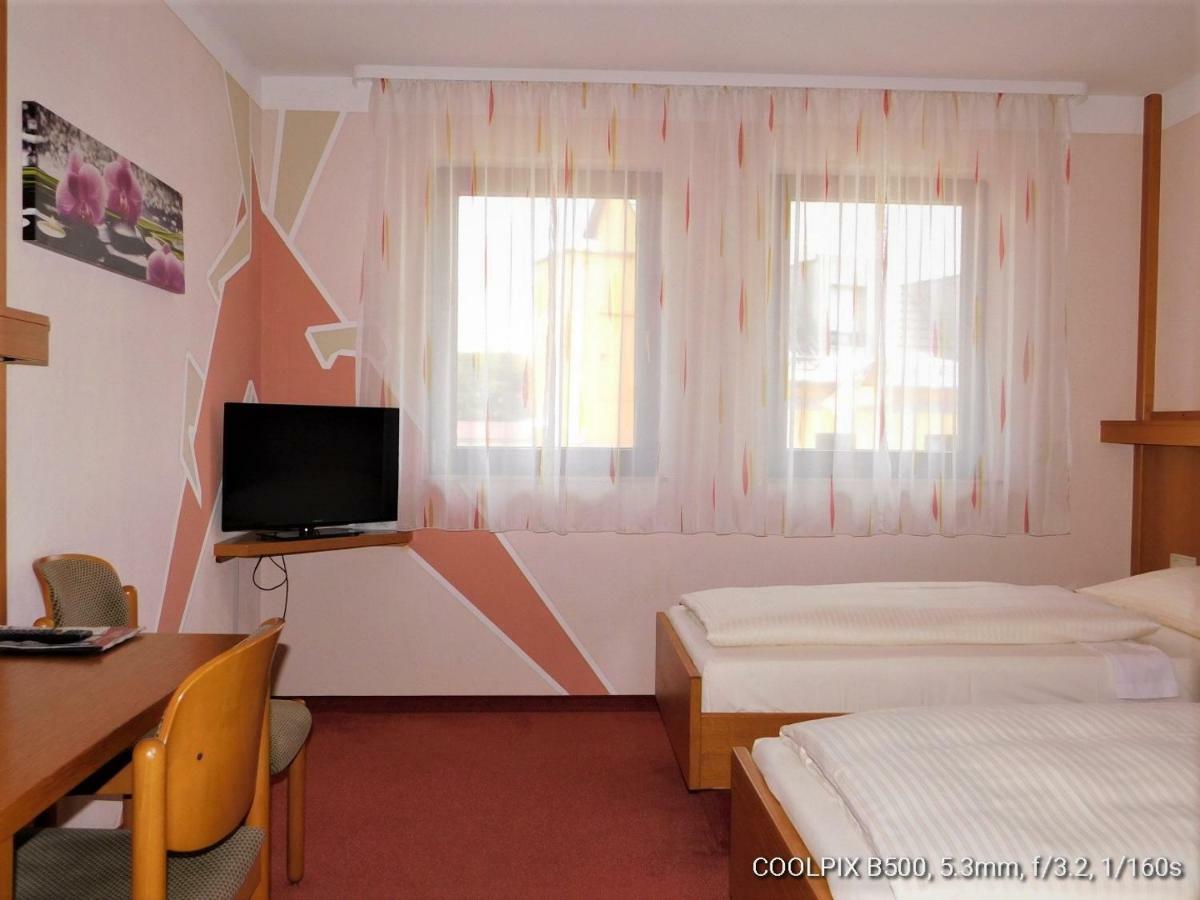 Cadolzburg Gasthof Landhotel Gruner Baum المظهر الخارجي الصورة