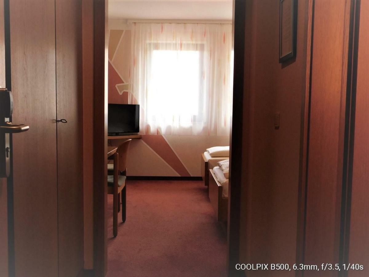 Cadolzburg Gasthof Landhotel Gruner Baum المظهر الخارجي الصورة